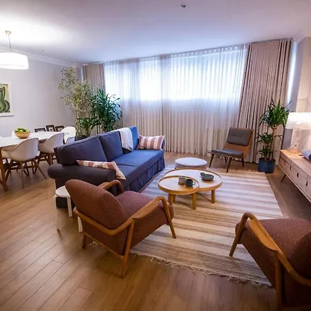 Spacious Luxury Flat In The Heart Of İstanbul